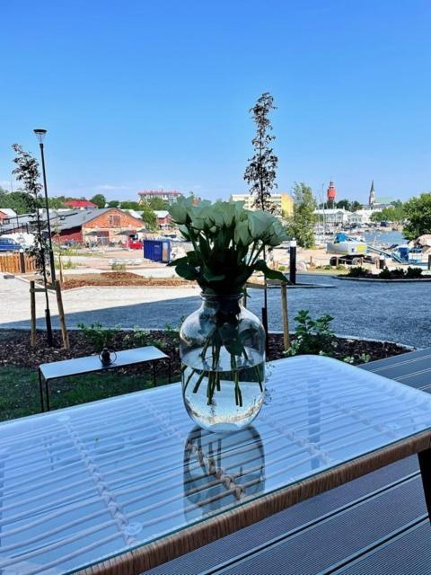 Hanko, Laituri B4, Itaesatama Buitenkant foto